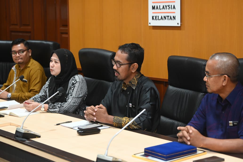 LAWATAN PENANDAARASAN EKOSISTEM KONDUSIF SEKTOR AWAM (EKSA) KOLEJ MATRIKULASI KELANTAN (KMKt) KE UNIVERSITI MALAYSIA KELANTAN (UMK)